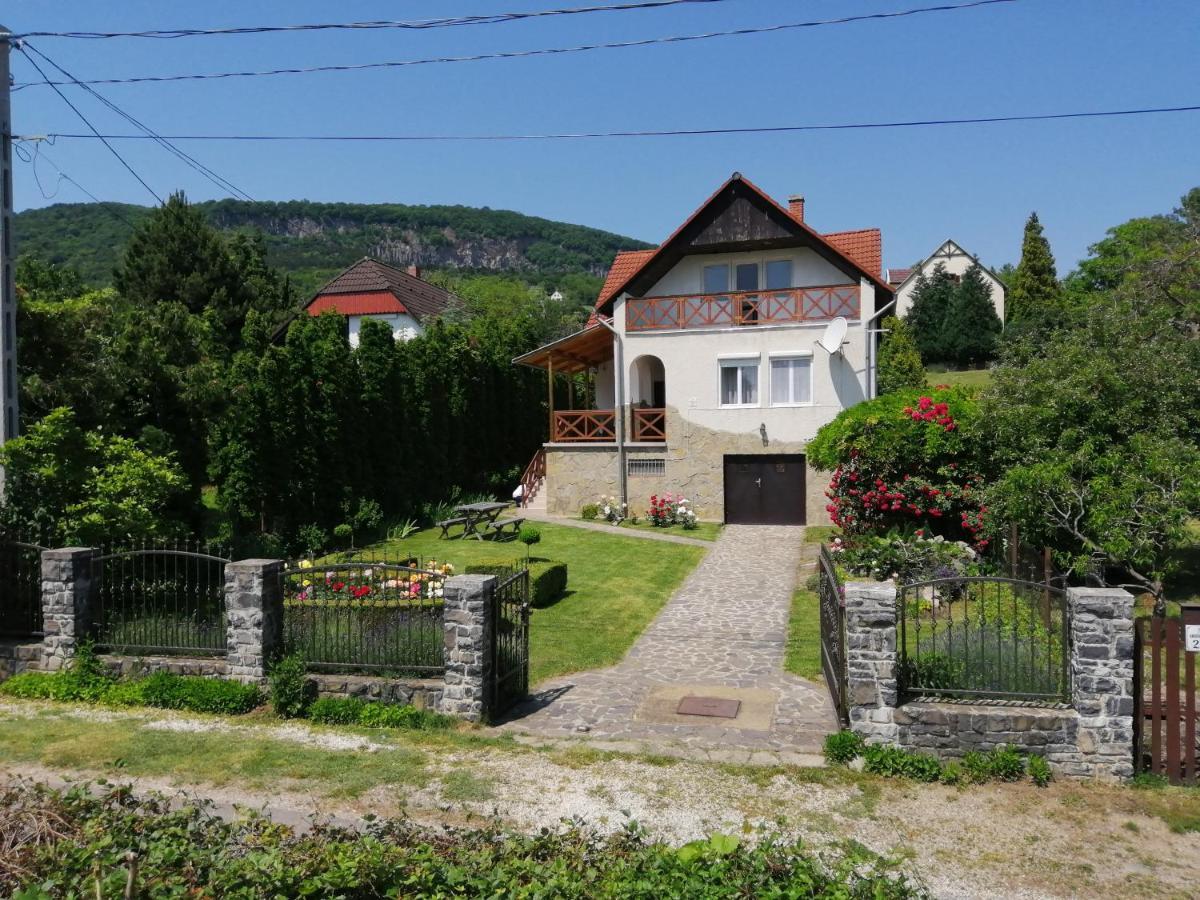 Kaman Nyaralo Apartment Badacsonytomaj Bagian luar foto