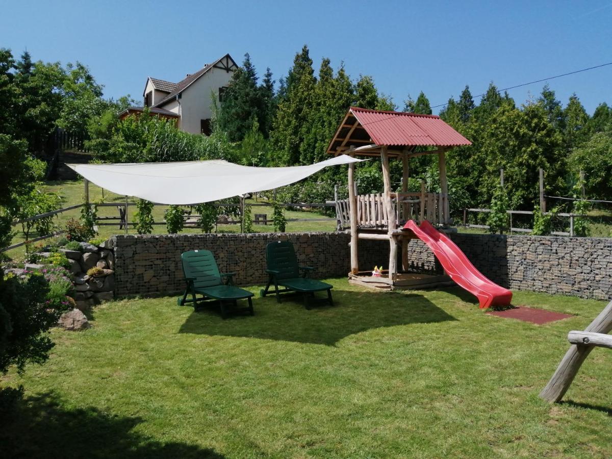 Kaman Nyaralo Apartment Badacsonytomaj Bagian luar foto