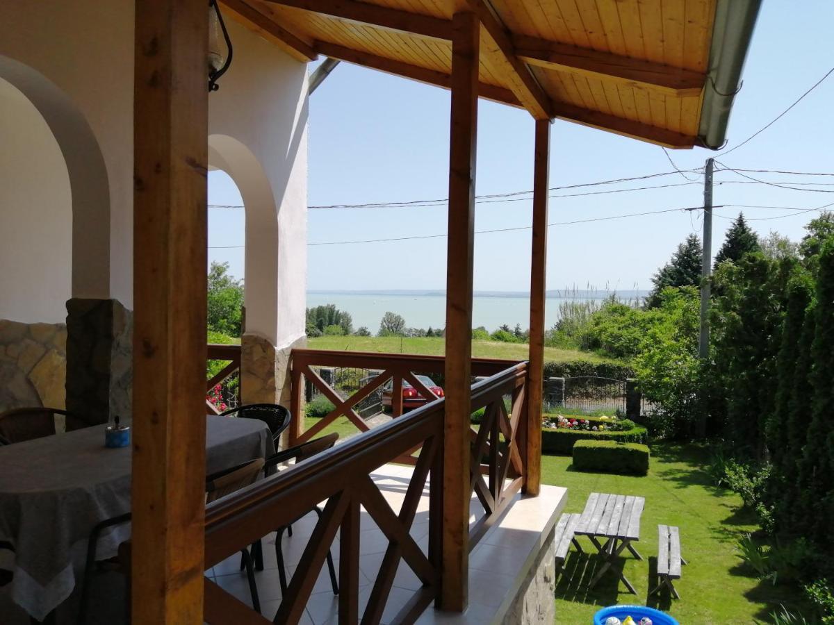 Kaman Nyaralo Apartment Badacsonytomaj Bagian luar foto