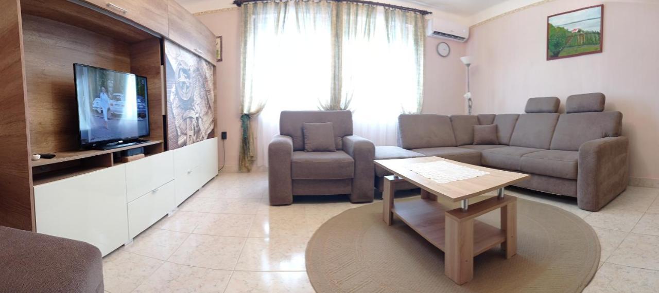 Kaman Nyaralo Apartment Badacsonytomaj Bagian luar foto